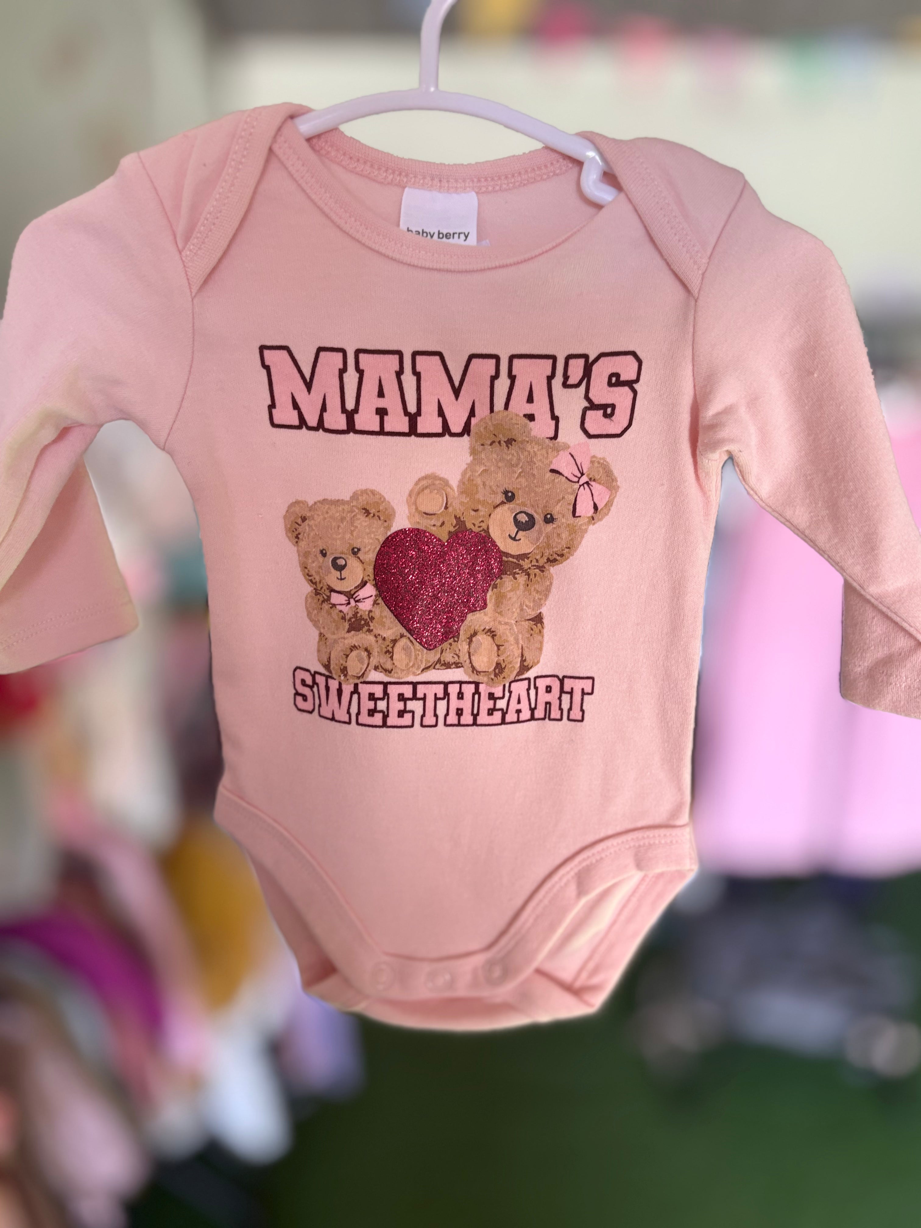 Baby berry onesie size 000￼