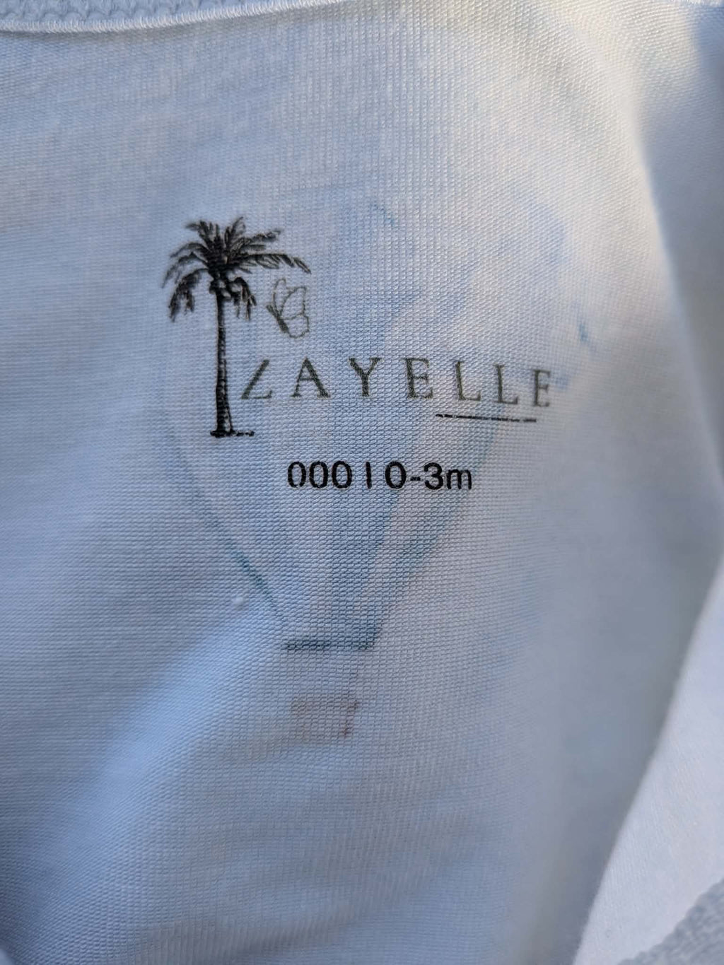 Zayelle Zip Romper – Size 000 (0–3 Months) ☁️💙